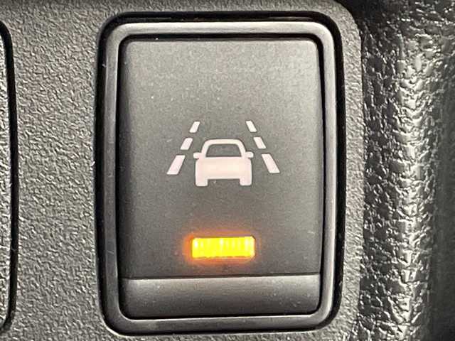 日産 ノート 鹿児島県 2018(平30)年 5.9万km パール フルエアロ　/純正SDナビ　/（フルセグ/Bluetooth/CD/DVD）/バックカメラ　/ドライブレコーダー　/エマージェンシーブレーキ　/レーンディパーチャーアラート　/コーナーセンサー　/ステアリングリモコン　/ＥＴＣ　/衝突軽減ブレーキ　/プッシュスタートボタン/スマートキー/取扱説明書