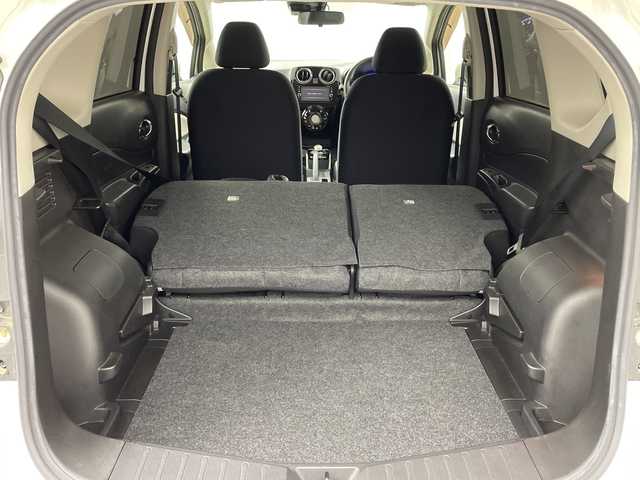 日産 ノート 鹿児島県 2018(平30)年 5.9万km パール フルエアロ　/純正SDナビ　/（フルセグ/Bluetooth/CD/DVD）/バックカメラ　/ドライブレコーダー　/エマージェンシーブレーキ　/レーンディパーチャーアラート　/コーナーセンサー　/ステアリングリモコン　/ＥＴＣ　/衝突軽減ブレーキ　/プッシュスタートボタン/スマートキー/取扱説明書