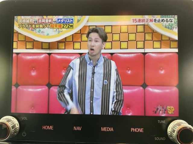 三菱 エクリプス クロス ブラックエディション 道央・札幌 2024(令6)年 1.8万km ホワイトダイヤモンド ・4WD  /e-アシスト/マイパイロット/・電動サンルーフ/ルーフレール/・純正ディスプレイ　/・ナビ　フルセグ/BT/AM/FM/USB/・全方位カメラ/・ハーフレザーシート/・シートヒーター/ハンドルヒーター/・ブラインドスポットモニター/・HUD/・コーナーセンサー/・パワーシート/・オートブレーキホールド/・アイドリングストップ/・社外フロアマット/・横滑り防止装置/・レーンキープアシスト/・スマートキー×2