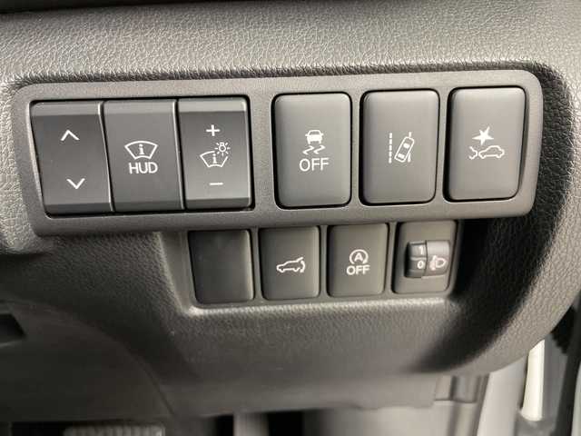 三菱 エクリプス クロス ブラックエディション 道央・札幌 2024(令6)年 1.8万km ホワイトダイヤモンド ・4WD  /e-アシスト/マイパイロット/・電動サンルーフ/ルーフレール/・純正ディスプレイ　/・ナビ　フルセグ/BT/AM/FM/USB/・全方位カメラ/・ハーフレザーシート/・シートヒーター/ハンドルヒーター/・ブラインドスポットモニター/・HUD/・コーナーセンサー/・パワーシート/・オートブレーキホールド/・アイドリングストップ/・社外フロアマット/・横滑り防止装置/・レーンキープアシスト/・スマートキー×2