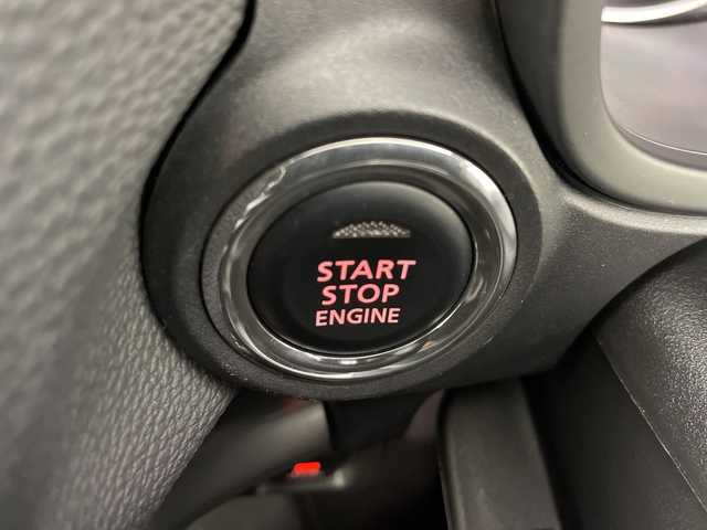 三菱 エクリプス クロス ブラックエディション 道央・札幌 2024(令6)年 1.8万km ホワイトダイヤモンド ・4WD  /e-アシスト/マイパイロット/・電動サンルーフ/ルーフレール/・純正ディスプレイ　/・ナビ　フルセグ/BT/AM/FM/USB/・全方位カメラ/・ハーフレザーシート/・シートヒーター/ハンドルヒーター/・ブラインドスポットモニター/・HUD/・コーナーセンサー/・パワーシート/・オートブレーキホールド/・アイドリングストップ/・社外フロアマット/・横滑り防止装置/・レーンキープアシスト/・スマートキー×2