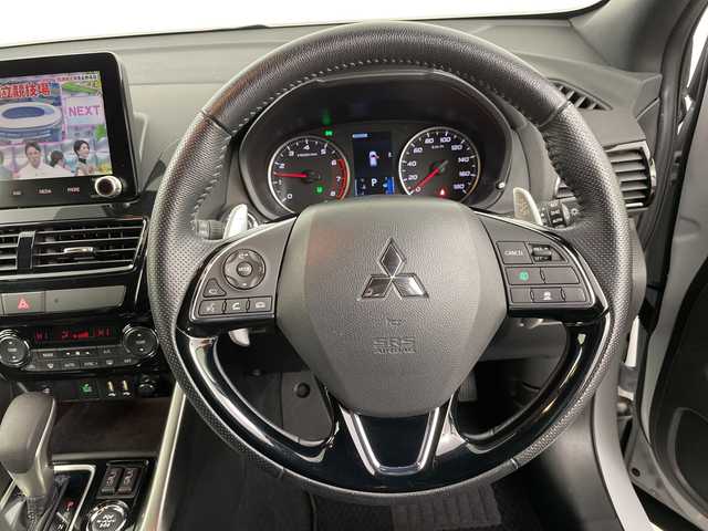 三菱 エクリプス クロス ブラックエディション 道央・札幌 2024(令6)年 1.8万km ホワイトダイヤモンド ・4WD  /e-アシスト/マイパイロット/・電動サンルーフ/ルーフレール/・純正ディスプレイ　/・ナビ　フルセグ/BT/AM/FM/USB/・全方位カメラ/・ハーフレザーシート/・シートヒーター/ハンドルヒーター/・ブラインドスポットモニター/・HUD/・コーナーセンサー/・パワーシート/・オートブレーキホールド/・アイドリングストップ/・社外フロアマット/・横滑り防止装置/・レーンキープアシスト/・スマートキー×2