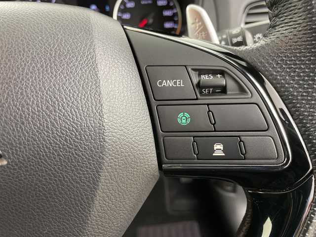 三菱 エクリプス クロス ブラックエディション 道央・札幌 2024(令6)年 1.8万km ホワイトダイヤモンド ・4WD  /e-アシスト/マイパイロット/・電動サンルーフ/ルーフレール/・純正ディスプレイ　/・ナビ　フルセグ/BT/AM/FM/USB/・全方位カメラ/・ハーフレザーシート/・シートヒーター/ハンドルヒーター/・ブラインドスポットモニター/・HUD/・コーナーセンサー/・パワーシート/・オートブレーキホールド/・アイドリングストップ/・社外フロアマット/・横滑り防止装置/・レーンキープアシスト/・スマートキー×2