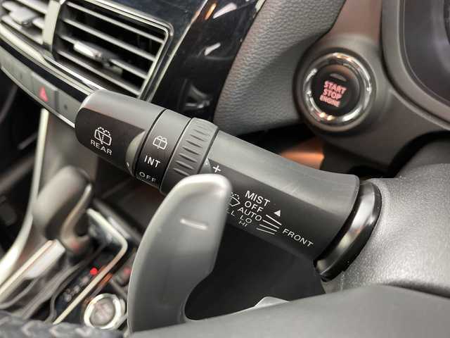 三菱 エクリプス クロス ブラックエディション 道央・札幌 2024(令6)年 1.8万km ホワイトダイヤモンド ・4WD  /e-アシスト/マイパイロット/・電動サンルーフ/ルーフレール/・純正ディスプレイ　/・ナビ　フルセグ/BT/AM/FM/USB/・全方位カメラ/・ハーフレザーシート/・シートヒーター/ハンドルヒーター/・ブラインドスポットモニター/・HUD/・コーナーセンサー/・パワーシート/・オートブレーキホールド/・アイドリングストップ/・社外フロアマット/・横滑り防止装置/・レーンキープアシスト/・スマートキー×2