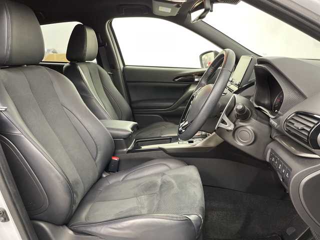 三菱 エクリプス クロス ブラックエディション 道央・札幌 2024(令6)年 1.8万km ホワイトダイヤモンド ・4WD  /e-アシスト/マイパイロット/・電動サンルーフ/ルーフレール/・純正ディスプレイ　/・ナビ　フルセグ/BT/AM/FM/USB/・全方位カメラ/・ハーフレザーシート/・シートヒーター/ハンドルヒーター/・ブラインドスポットモニター/・HUD/・コーナーセンサー/・パワーシート/・オートブレーキホールド/・アイドリングストップ/・社外フロアマット/・横滑り防止装置/・レーンキープアシスト/・スマートキー×2