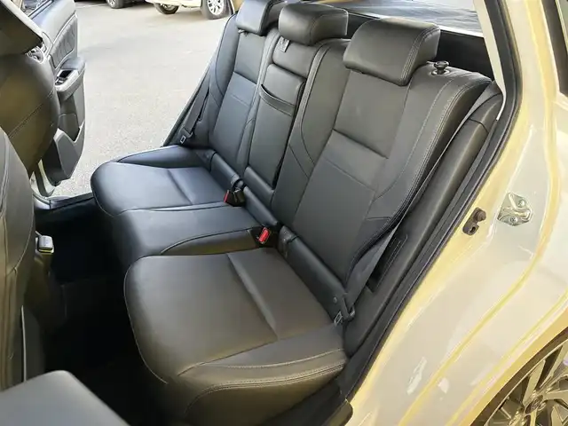 スバル レヴォーグ 1．6GT－S アイサイト 東京都 2018(平30)年 5.2万km パール メーカーオプション８インチナビ/・Bluetooth接続/・フルセグTV/アイサイト/・全車速追従機能付クルーズコントロール/・ツーリングアシスト（高速道路支援）/・プリクラッシュブレーキ（衝突被害軽減）/・アクティブレーンキープ/バックカメラ/ブラインドスポットモニター/電子パーキング/オートビークルホールド/後退時ブレーキアシスト/アイドリングストップ/純正フロアマット/純正１８インチアルミホイール/パワーシート/シートヒーター/シートメモリー機能