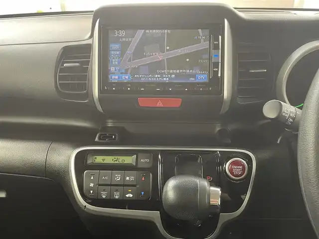 ホンダ Ｎ ＢＯＸ SSパッケージ 熊本県 2015(平27)年 8.4万km プレミアムディープロッソパール ワンオーナー/純正ナビ（VXM-152VFi)/フルセグテレビ/Bluetooth/USB/バックカメラ/両側パワースライドドア/シティブレーキアクティブシステム（CTBA）/ステアリングリモコン/プッシュスタート/スマートキー/スペアキー/ステアリングスイッチ/ウインカーミラー/禁煙車/シートバックデーブル/電動格納ミラー/ヘッドライトレベライザー