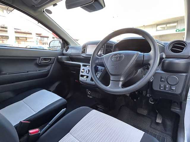 トヨタ ピクシスエポック B SAⅢ 宮城県 2020(令2)年 1.1万km ブライトシルバーM ワンオーナー/4WD/バックカメラ/ディーラーオプションナビ/AM/FM/CD/Bluetooth/AUX/MSV）/ワンセグTV/コーナーセンサー/アイドリングストップ/衝突軽減システム/横滑り防止装置/オートマチックハイビーム/ヘッドライトレベライザー/ETC/取扱説明書/保証書あり/社外AW付き冬タイヤ/（155/65/R14）/純正スチールホイール付き夏タイヤ/（155/70/R13）