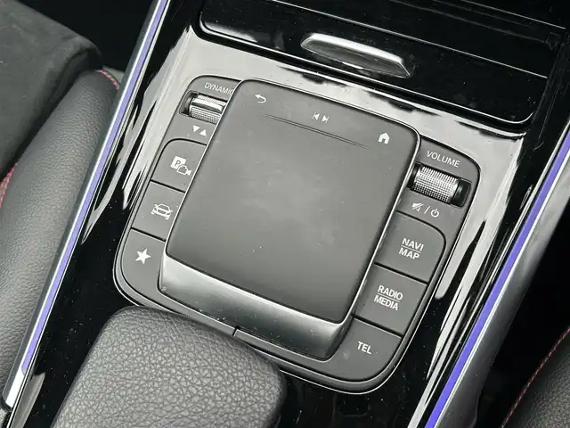 メルセデス・ベンツ Ｍ・ベンツ ＧＬＢ２００ｄ 4マチック AMGライン 茨城県 2021(令3)年 4.6万km ポーラホワイト ワンオーナー/パノラマスライディングルーフ/半革/シートヒーター/M付パワーシート/パワーテールゲート/ナビ/12セグ/BT/USB/RSP/ACC/LKA/BSA/マルチLED/ルーフレール/ETC2.0/360°ドラレコ/禁煙車