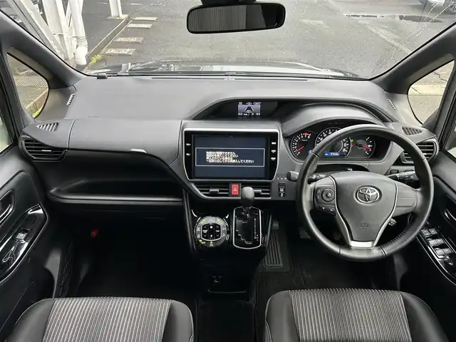トヨタ ヴォクシー ZS 静岡県 2017(平29)年 3.8万km ブラック 純正10型ナビ/純正後席モニター/フルセグTV/ETC2.0/両側パワースライドドア/クルーズコントロール/LEDライト/フォグライト/車高調（純正サス車載）/バックカメラ