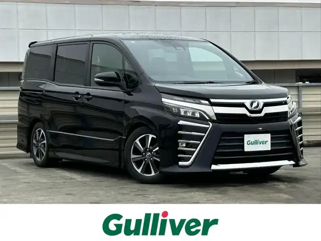 トヨタ ヴォクシー ZS 静岡県 2017(平29)年 3.8万km ブラック 純正10型ナビ/純正後席モニター/フルセグTV/ETC2.0/両側パワースライドドア/クルーズコントロール/LEDライト/フォグライト/車高調（純正サス車載）/バックカメラ