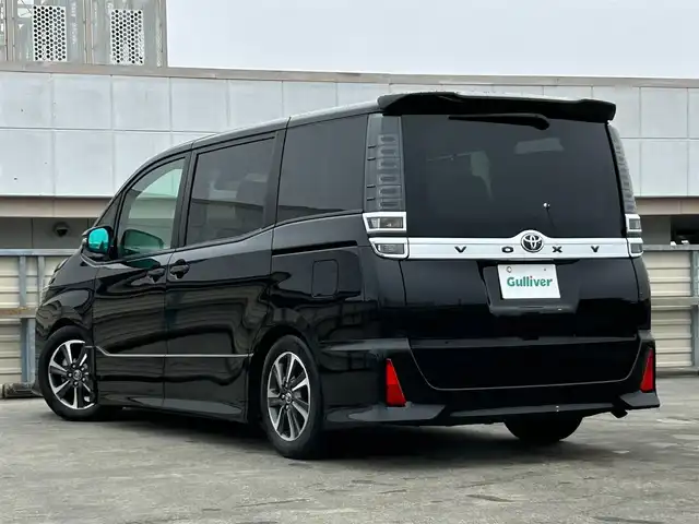 トヨタ ヴォクシー ZS 静岡県 2017(平29)年 3.8万km ブラック 純正10型ナビ/純正後席モニター/フルセグTV/ETC2.0/両側パワースライドドア/クルーズコントロール/LEDライト/フォグライト/車高調（純正サス車載）/バックカメラ