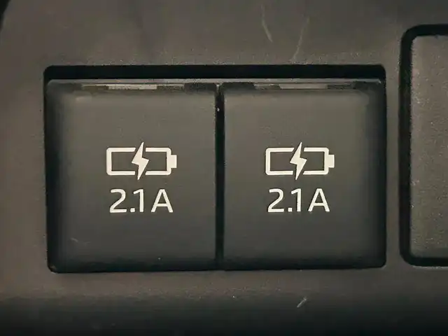 トヨタ ヴォクシー ZS 静岡県 2017(平29)年 3.8万km ブラック 純正10型ナビ/純正後席モニター/フルセグTV/ETC2.0/両側パワースライドドア/クルーズコントロール/LEDライト/フォグライト/車高調（純正サス車載）/バックカメラ