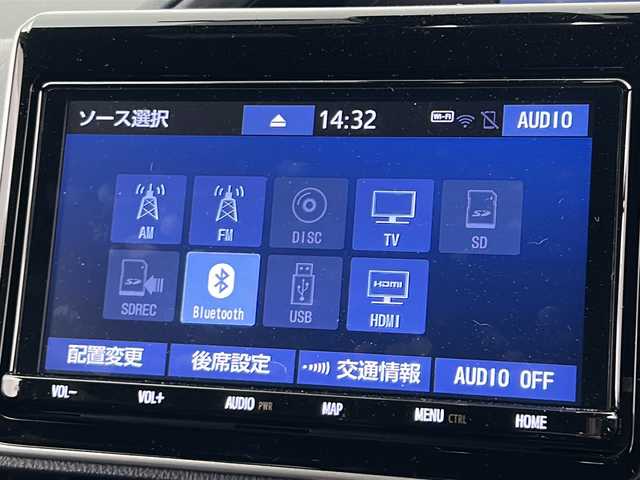 トヨタ エスクァイア ハイブリッド Gi プレミアムパッケージ ブラックテーラード 群馬県 2019(令1)年 7.1万km ホワイトパールクリスタルシャイン 純正９型ナビ　純正１２．１型後席モニター　バックカメラ　ハーフレザーシート　シートヒーター　ハンドルヒーター　前後ドラレコ　ビルトインＥＴＣ　両側電動スライドドア　衝突被害軽減ブレーキ　ＬＥＤ　禁煙車