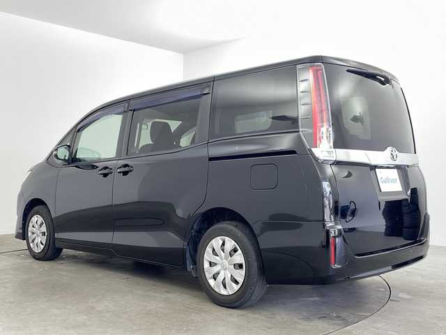 トヨタ ノア X 兵庫県 2020(令2)年 6.6万km ブラック ・純正7インチナビ＆BT＆CD＆DVD＆TV/・片側パワースライドドア/・トヨタセーフティセンス/・プリクラッシュセーフティ/・レーンディパーチャーアラート/・オートマチックハイビーム/・クルーズコントロール/・LEDヘッドライト/・オートライト/・純正フロアマット