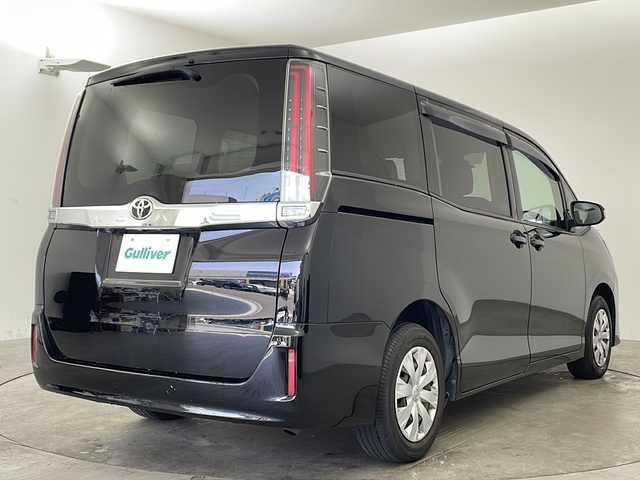トヨタ ノア X 兵庫県 2020(令2)年 6.6万km ブラック ・純正7インチナビ＆BT＆CD＆DVD＆TV/・片側パワースライドドア/・トヨタセーフティセンス/・プリクラッシュセーフティ/・レーンディパーチャーアラート/・オートマチックハイビーム/・クルーズコントロール/・LEDヘッドライト/・オートライト/・純正フロアマット