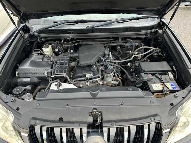 トヨタ ランドクルーザー プラド TX Lパッケージ 茨城県 2013(平25)年 6.9万km ブラック ４WD/センターデフロック/クルーズコントロール/純正17インチAW/革シート/D/N席パワーシート/D/N席シートヒーター/HIDオートヘッドライト/レベライザー/フォグライト/スマートキー/プッシュスタート/ETC/取扱説明書