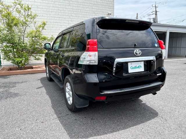 トヨタ ランドクルーザー プラド TX Lパッケージ 茨城県 2013(平25)年 6.9万km ブラック ４WD/センターデフロック/クルーズコントロール/純正17インチAW/革シート/D/N席パワーシート/D/N席シートヒーター/HIDオートヘッドライト/レベライザー/フォグライト/スマートキー/プッシュスタート/ETC/取扱説明書