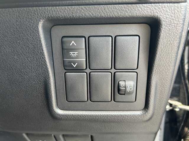 トヨタ ランドクルーザー プラド TX Lパッケージ 茨城県 2013(平25)年 6.9万km ブラック ４WD/センターデフロック/クルーズコントロール/純正17インチAW/革シート/D/N席パワーシート/D/N席シートヒーター/HIDオートヘッドライト/レベライザー/フォグライト/スマートキー/プッシュスタート/ETC/取扱説明書