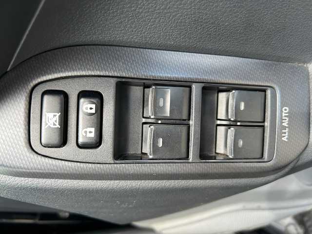 トヨタ ランドクルーザー プラド TX Lパッケージ 茨城県 2013(平25)年 6.9万km ブラック ４WD/センターデフロック/クルーズコントロール/純正17インチAW/革シート/D/N席パワーシート/D/N席シートヒーター/HIDオートヘッドライト/レベライザー/フォグライト/スマートキー/プッシュスタート/ETC/取扱説明書
