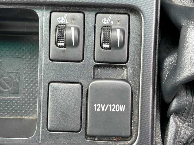 トヨタ ランドクルーザー プラド TX Lパッケージ 茨城県 2013(平25)年 6.9万km ブラック ４WD/センターデフロック/クルーズコントロール/純正17インチAW/革シート/D/N席パワーシート/D/N席シートヒーター/HIDオートヘッドライト/レベライザー/フォグライト/スマートキー/プッシュスタート/ETC/取扱説明書