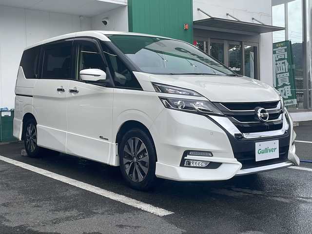 日産 セレナ ハイウェイスター Vセレクション 京都府 2018(平30)年 5.5万km ブリリアントホワイトパール 純正９インチナビ　フルセグ　Ｂｌｕｅｔｏｏｔｈオーディオ　ＤＶＤ再生　アラウンドビューモニター　後席フリップダウンモニター　インテリジェンスルームミラー　両側パワースライドドア　ＬＥＤライト