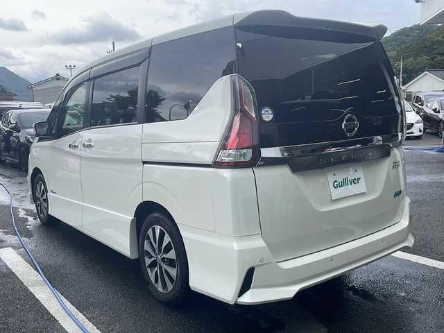 日産 セレナ ハイウェイスター Vセレクション 京都府 2018(平30)年 5.5万km ブリリアントホワイトパール 純正９インチナビ　フルセグ　Ｂｌｕｅｔｏｏｔｈオーディオ　ＤＶＤ再生　アラウンドビューモニター　後席フリップダウンモニター　インテリジェンスルームミラー　両側パワースライドドア　ＬＥＤライト