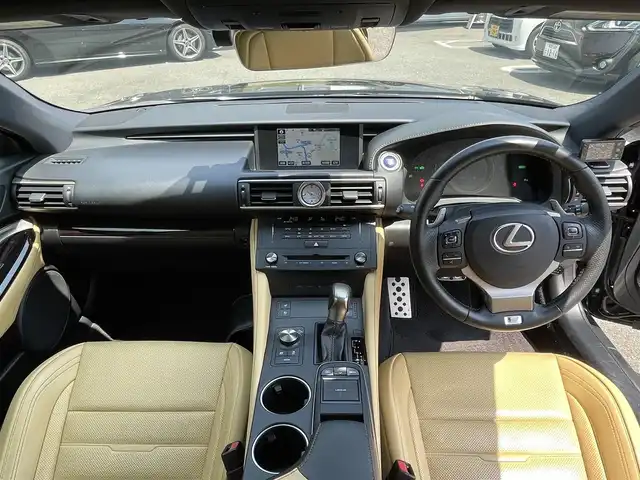 レクサス ＲＣ 300h Fスポーツ 福岡県 2015(平27)年 5.4万km ブラック 純正ディーラーナビ/（Bluetooth・フルセグ）/前席シートヒーター/前席パワーシート（運転席メモリ付き）/クルーズコントロール/ブラインドスポットモニター/ドライブレコーダー/サンルーフ/ステアリングヒーター/ETC/パーキングアシスト/プッシュスタート/バックカメラ/コーナーセンサー/純正アルミホイール/純正フロアマット/保証書/取扱説明書/スペアキー/カードキー