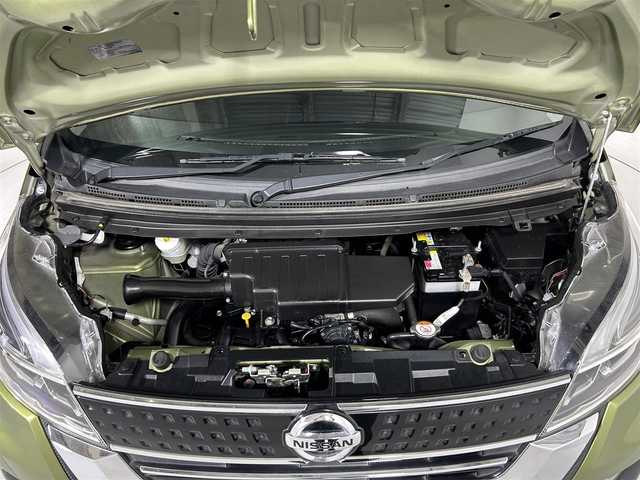 日産 デイズ ルークス ハイウェイスター Xターボ 佐賀県 2019(令1)年 2.2万km ホワイトソリッド/プレミアムオリーブM 純正SDナビ/フルセグTV/Bluetooth/CD/DVD/アラウンドビューモニター/ドライブレコーダー（前方・車内）/片側パワースライドドア/オートライト/オートマチックハイビーム/アイドリングストップ/純正14インチアルミホイール/純正フロアマット/衝突被害軽減システム