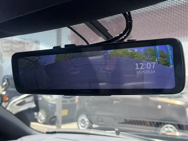 日産 ＧＴ－Ｒ ピュアエディション 三重県 2018(平30)年 5.6万km メテオフレークブラックパール カーウイングスナビゲーションシステム/・8インチワイドディスプレイ/・HDDナビ/・地デジTV/・DVD/CD/・Bluetooth/・USB端子/・ハンズフリーフォン/バックカメラ/クリアランスソナー/ブラック革/パールスエードコンビシート/前席パワーシート/社外デジタルインナーミラー型ドライブレコーダー/スーパーキャット(レーダー探知機)/クルーズコントロール/ビルトインETC/純正20インチRAYS製5本Y字スポークブラック塗装アルミホイール/RSR車高調/brembo製フロント6ポッド/リア4ポッドイエロー塗装ブレーキキャリパー/ドリルドブレーキローター/HKSレーシングサクションキット/LEDヘッドライト/・オートライト/リアフォグランプ/プッシュエンジンスタート/インテリジェントキー×2/新車時保証書