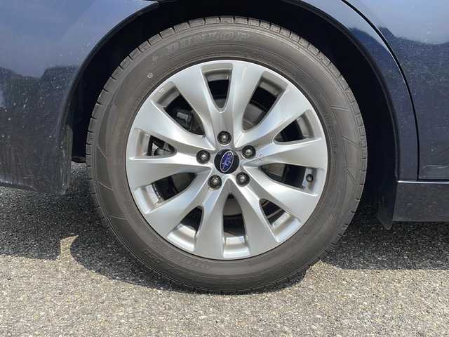 スバル レガシィ Ｂ４ ベース 新潟県 2017(平29)年 2.1万km ダークブルーパール 4WD/純正SDナビ(CN-LR820D)/CD/DVD/BT/フルセグテレビ/バックカメラ/ETC/衝突被害軽減ブレーキ/レーンキープアシスト/レーダークルーズコントロール/パワーシート/シートヒーター /ステアリングヒーター/パドルシフト/スマートキー/プッシュスタート/LEDヘッドライト/オートライト/フォグランプ/純正17インチアルミホイール/社外17インチAW冬タイヤ車載