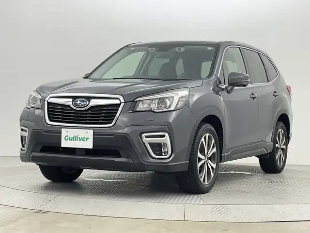 スバル フォレスター プレミアム 新潟県 2019(令1)年 3.2万km マグネタイトグレーメタリック ４WD/アイサイトセーフティプラス/純正8インチメモリナビ/　　CD/DVD/AM/FM/フルセグ/BT//　　applecarplay/androidauto/バック/サイド/フロントモニター/パワーバックドア/全車速追従機能付クルーズコントロール/LEDオートライト/ステアリング連動ヘッドライト/前席パワーシート/前席シートヒーター/運転席メモリシート/純正18インチアルミホイール付/アイドリングストップ/ステアリングスイッチ/ブラインドスポットモニター/デジタルインナーミラー/ステアリングヒーター/ドライブレコーダー/USBポート/スマートキー/ETC