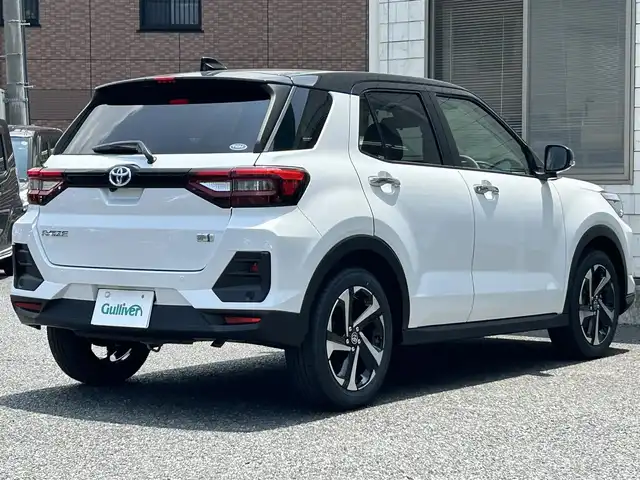 トヨタ ライズ Z 福岡県 2025(令7)年 0.1万km未満 ブラックマイカメタリック/シャイニングホワイトパール ハイブリット車/登録時13KM/禁煙車/ワンオーナー/純正9インチディスプレイオーディオ/　（AM/FM/Bluetooth/フルセグTV）/バックカメラ/パノラミックビューモニター/スマートアシスト/・衝突警報機能/・衝突回避支援ブレーキ機能/・ブレーキ制御付誤発進抑制機能/・車線逸脱警報機能/・車線逸脱抑制制御機能/・路側逸脱警報機能/・ふらつき警報/・先行車発進お知らせ機能/・全車速追従機能付ACC/・レーンキープアシスト/・オートハイビーム/横滑り防止装置/オートライト/コーナーセンサー/クリアランスソナー/ブラインドスポットモニター/純正17インチアルミホイール/シートヒーター（D/N）/電格ウインカーミラー/プッシュスタート/ISOFIX/電源ソケット×1/スペアキー×1/保証書/取扱説明書/ディスプレイオーディオ取説