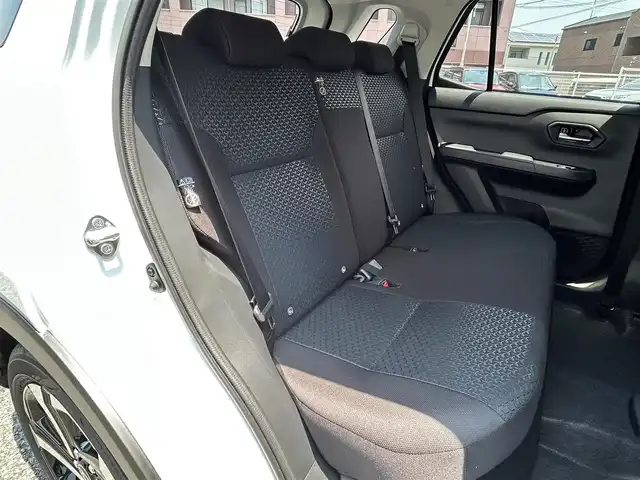 トヨタ ライズ Z 福岡県 2025(令7)年 0.1万km未満 ブラックマイカメタリック/シャイニングホワイトパール ハイブリット車/登録時13KM/禁煙車/ワンオーナー/純正9インチディスプレイオーディオ/　（AM/FM/Bluetooth/フルセグTV）/バックカメラ/パノラミックビューモニター/スマートアシスト/・衝突警報機能/・衝突回避支援ブレーキ機能/・ブレーキ制御付誤発進抑制機能/・車線逸脱警報機能/・車線逸脱抑制制御機能/・路側逸脱警報機能/・ふらつき警報/・先行車発進お知らせ機能/・全車速追従機能付ACC/・レーンキープアシスト/・オートハイビーム/横滑り防止装置/オートライト/コーナーセンサー/クリアランスソナー/ブラインドスポットモニター/純正17インチアルミホイール/シートヒーター（D/N）/電格ウインカーミラー/プッシュスタート/ISOFIX/電源ソケット×1/スペアキー×1/保証書/取扱説明書/ディスプレイオーディオ取説