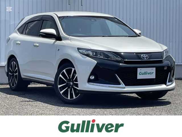 トヨタ ハリアー エレガンス GRスポーツ 熊本県 2018(平30)年 6.7万km ホワイトパールクリスタルシャイン 純正ナビ/・AM/FM/CD/SD/BT/・フルセグTV/バックカメラ/トヨタセーフティセンス/・レーンディパーチャーアラート/・レーダークルーズコントロール/・プリクラッシュセーフティ/・オートマチックハイビーム/革巻きステアリング/・ステアリングリモコン/ハーフレザーシート/・D席パワーシート/オートライト/・LEDライト/・フォグランプ/電動格納ミラー/・ウィンカーミラー/ビルトインETC/純正フロアマット/純正アルミホイール/スマートキー/・スペアキー