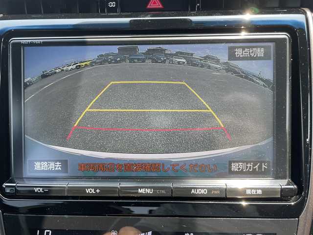 トヨタ ハリアー エレガンス GRスポーツ 熊本県 2018(平30)年 6.7万km ホワイトパールクリスタルシャイン 純正ナビ/・AM/FM/CD/SD/BT/・フルセグTV/バックカメラ/トヨタセーフティセンス/・レーンディパーチャーアラート/・レーダークルーズコントロール/・プリクラッシュセーフティ/・オートマチックハイビーム/革巻きステアリング/・ステアリングリモコン/ハーフレザーシート/・D席パワーシート/オートライト/・LEDライト/・フォグランプ/電動格納ミラー/・ウィンカーミラー/ビルトインETC/純正フロアマット/純正アルミホイール/スマートキー/・スペアキー