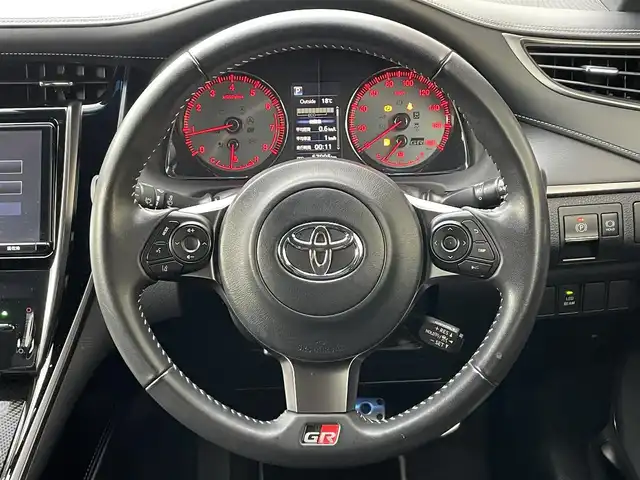 トヨタ ハリアー エレガンス GRスポーツ 佐賀県 2018(平30)年 6.7万km ホワイトパールクリスタルシャイン 純正ナビ/・AM/FM/CD/SD/BT/・フルセグTV/バックカメラ/トヨタセーフティセンス/・レーンディパーチャーアラート/・レーダークルーズコントロール/・プリクラッシュセーフティ/・オートマチックハイビーム/革巻きステアリング/・ステアリングリモコン/ハーフレザーシート/・D席パワーシート/オートライト/・LEDライト/・フォグランプ/電動格納ミラー/・ウィンカーミラー/ビルトインETC/純正フロアマット/純正アルミホイール/スマートキー/・スペアキー