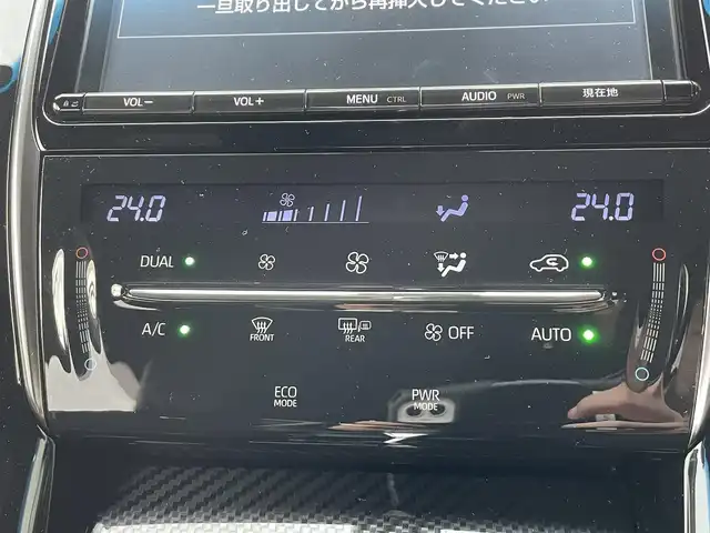 トヨタ ハリアー エレガンス GRスポーツ 佐賀県 2018(平30)年 6.7万km ホワイトパールクリスタルシャイン 純正ナビ/・AM/FM/CD/SD/BT/・フルセグTV/バックカメラ/トヨタセーフティセンス/・レーンディパーチャーアラート/・レーダークルーズコントロール/・プリクラッシュセーフティ/・オートマチックハイビーム/革巻きステアリング/・ステアリングリモコン/ハーフレザーシート/・D席パワーシート/オートライト/・LEDライト/・フォグランプ/電動格納ミラー/・ウィンカーミラー/ビルトインETC/純正フロアマット/純正アルミホイール/スマートキー/・スペアキー