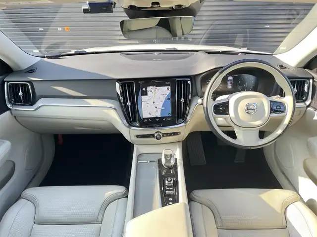 ボルボ Ｖ６０ B5 インスクリプション 三重県 2021(令3)年 4.9万km クリスタルホワイトP サンルーフ/ACC/インテリセーフ/ベージュレザー/シートベンチレーション/シートヒーター/ステアリングヒーター/純正19インチアルミ/電動リアゲート/純正ナビ/全方位カメラ/バックカメラ/フルセグTV/ETC