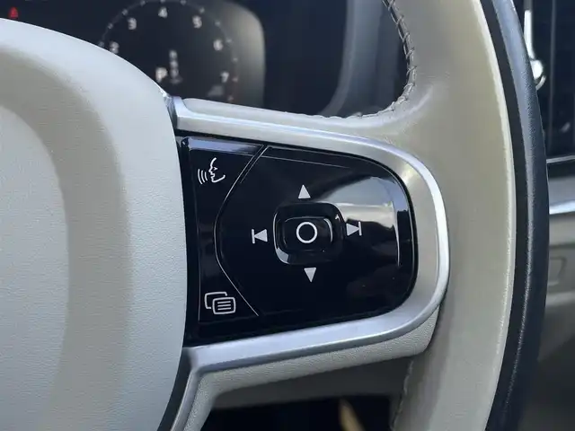 ボルボ Ｖ６０ B5 インスクリプション 三重県 2021(令3)年 4.9万km クリスタルホワイトP サンルーフ/ACC/インテリセーフ/ベージュレザー/シートベンチレーション/シートヒーター/ステアリングヒーター/純正19インチアルミ/電動リアゲート/純正ナビ/全方位カメラ/バックカメラ/フルセグTV/ETC