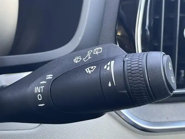 ボルボ Ｖ６０ B5 インスクリプション 三重県 2021(令3)年 4.9万km クリスタルホワイトP サンルーフ/ACC/インテリセーフ/ベージュレザー/シートベンチレーション/シートヒーター/ステアリングヒーター/純正19インチアルミ/電動リアゲート/純正ナビ/全方位カメラ/バックカメラ/フルセグTV/ETC