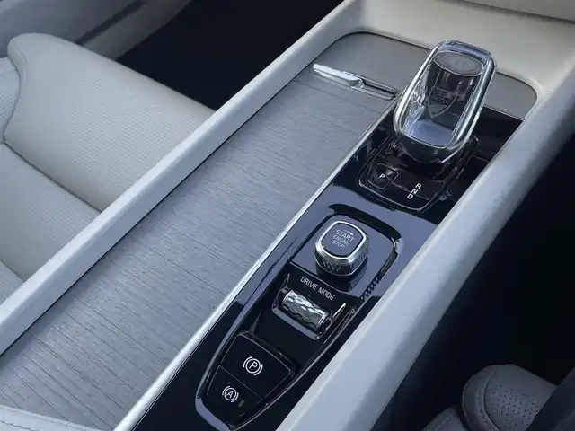 ボルボ Ｖ６０ B5 インスクリプション 三重県 2021(令3)年 4.9万km クリスタルホワイトP サンルーフ/ACC/インテリセーフ/ベージュレザー/シートベンチレーション/シートヒーター/ステアリングヒーター/純正19インチアルミ/電動リアゲート/純正ナビ/全方位カメラ/バックカメラ/フルセグTV/ETC