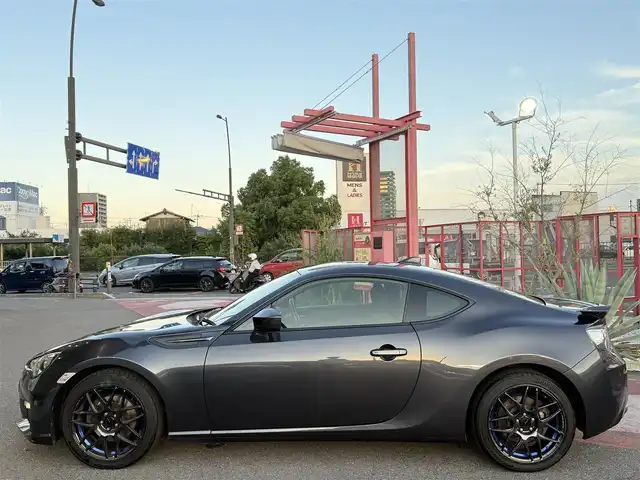 スバル ＢＲＺ S 香川県 2015(平27)年 10.2万km ダークグレーメタリック クラッチ交換済み/純正SDナビ/フルセグ/CD/DVD/Bluetooth/バックカメラ/weds17インチアルミ/キセノンヘッドライト/リアスポイラー/スマートキー/ETC