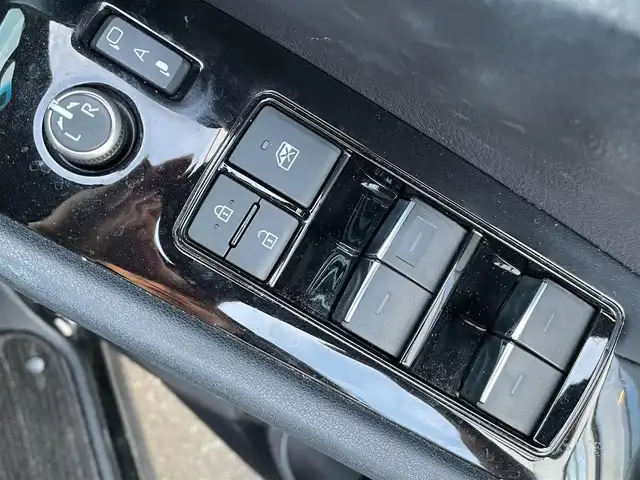 トヨタ ヴェルファイア ハイブリット ゴールデンアイズⅡ 宮城県 2021(令3)年 5.6万km ブラック 登録時走行距離55192km/後席モニター/1オーナー/ディーラーオプションナビ/フルセグTV/CD/DVD/Bluetooth/バックカメラ/3眼LEDヘッドライト/シーケンシャルウインカー/レーンキープ/追従クルーズコントロール/両側パワースライド/衝突軽減ブレーキ/プッシュスタート/スマートキー/ドライブレコーダー/ETC/ACC/オートハイビーム/パワーバックドア/ハーフレザーシート