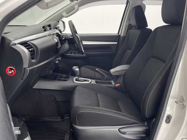 トヨタ ハイラックス Z 熊本県 2021(令3)年 4.8万km スーパーホワイトⅡ 禁煙車/衝突被害軽減ブレーキ/純正ナビTV/（NSZT-W68T/CD/DVD/Bluetooth/フルセグTV)/純正バックカメラ/純正ドライブレコーダー/純正OP/GRサイドステップ/純正OP/GRスポーツバー/純正LEDオートライト/純正LEDフォグ/純正17インチアルミ/純正フロアマット/アダプティブクルーズコントロール/レーンディパーチャーアラート/クリアランスソナー/ダウンヒルアシストコントロール/オートエアコン/本革巻ハンドル/オート電動格納ミラー/スマートキー/プッシュエンジンスタート/新車時保証書/取扱い説明書