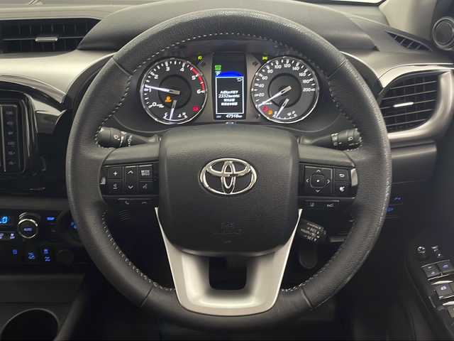 トヨタ ハイラックス Z 熊本県 2021(令3)年 4.8万km スーパーホワイトⅡ 禁煙車/衝突被害軽減ブレーキ/純正ナビTV/（NSZT-W68T/CD/DVD/Bluetooth/フルセグTV)/純正バックカメラ/純正ドライブレコーダー/純正OP/GRサイドステップ/純正OP/GRスポーツバー/純正LEDオートライト/純正LEDフォグ/純正17インチアルミ/純正フロアマット/アダプティブクルーズコントロール/レーンディパーチャーアラート/クリアランスソナー/ダウンヒルアシストコントロール/オートエアコン/本革巻ハンドル/オート電動格納ミラー/スマートキー/プッシュエンジンスタート/新車時保証書/取扱い説明書