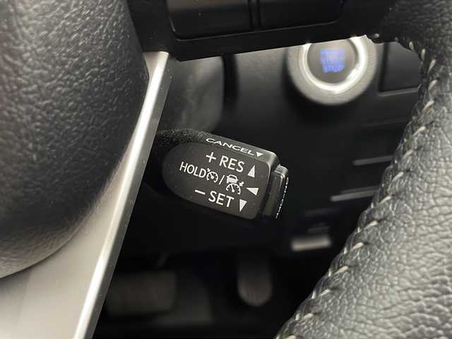 トヨタ ハイラックス Z 熊本県 2021(令3)年 4.8万km スーパーホワイトⅡ 禁煙車/衝突被害軽減ブレーキ/純正ナビTV/（NSZT-W68T/CD/DVD/Bluetooth/フルセグTV)/純正バックカメラ/純正ドライブレコーダー/純正OP/GRサイドステップ/純正OP/GRスポーツバー/純正LEDオートライト/純正LEDフォグ/純正17インチアルミ/純正フロアマット/アダプティブクルーズコントロール/レーンディパーチャーアラート/クリアランスソナー/ダウンヒルアシストコントロール/オートエアコン/本革巻ハンドル/オート電動格納ミラー/スマートキー/プッシュエンジンスタート/新車時保証書/取扱い説明書