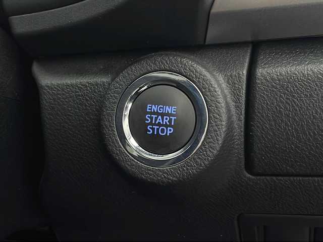 トヨタ ハイラックス Z 熊本県 2021(令3)年 4.8万km スーパーホワイトⅡ 禁煙車/衝突被害軽減ブレーキ/純正ナビTV/（NSZT-W68T/CD/DVD/Bluetooth/フルセグTV)/純正バックカメラ/純正ドライブレコーダー/純正OP/GRサイドステップ/純正OP/GRスポーツバー/純正LEDオートライト/純正LEDフォグ/純正17インチアルミ/純正フロアマット/アダプティブクルーズコントロール/レーンディパーチャーアラート/クリアランスソナー/ダウンヒルアシストコントロール/オートエアコン/本革巻ハンドル/オート電動格納ミラー/スマートキー/プッシュエンジンスタート/新車時保証書/取扱い説明書