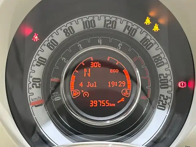フィアット ５００ ツインエア カルト 熊本県 2022(令4)年 4万km 白 ・キーレス/・クルーズコントロール/・純正ディスプレイオーディオ/　【Bluetooth・USB・AppleCarPlay】/・ETC/・保証書/取説