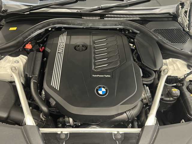 ＢＭＷ ５４０ｉ xDrive ツーリング Mスポーツ 新潟県 2020(令2)年 5万km アルピンホワイトⅢ オプション/セレクト・パッケージ/・電動ガラス・サンルーフ/・サン・プロテクション・ガラス/・harman/kardon /標準装備/パーキング・アシスト・プラス/・アクティブPDCパーク・ディスタンス・コントロール/・パーキング・アシスト/・リバース・アシスト/ドライビング・アシスト・プロフェッショナル/・アクティブ・クルーズ・コントロール（ストップ&ゴー機能付）/・ステアリング&レーン・コントロール・アシスト/・レーン・ディパーチャー・ウォーニング/・レーン・チェンジ・ウォーニング /・高速道路渋滞時ハンズ・オフ・アシスト/・レーン・チェンジ・アシスト/黒革レザーシート/シートヒーター/オートマチックテールゲート/アンビエントライト/ドライブレコーダー/ETC
